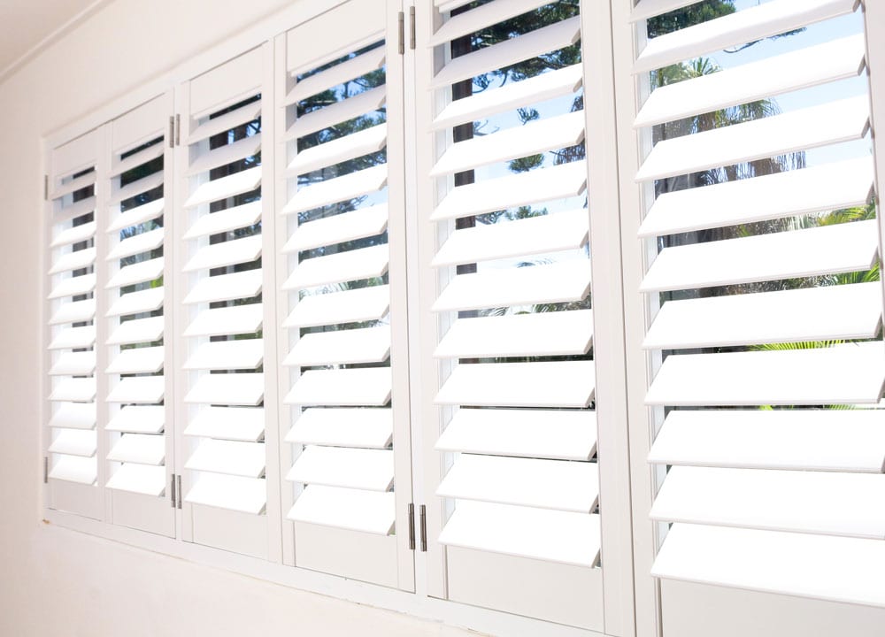 What are the Pros and Cons of Plantation Shutters | Smarter Outdoors
